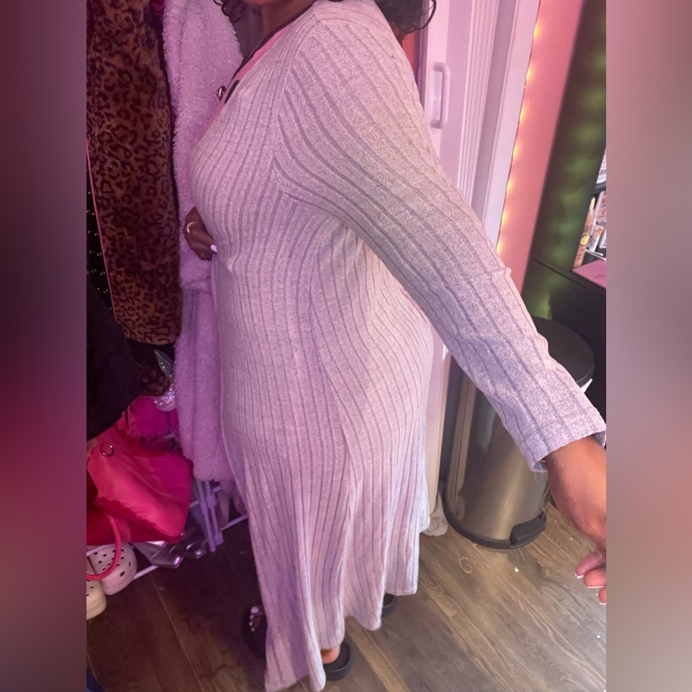 Chic Long Sleeve Knit Dress in Light Gray